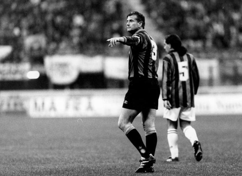 Giacinto Facchetti, Inter. 634 presenze in nerazzurro tra il 1960 al 1978. La sua numero 3  stata ufficialmente ritirata nel settembre del 2006, subito dopo la sua scomparsa. 